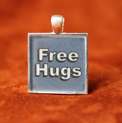 free hugs keychain pendant